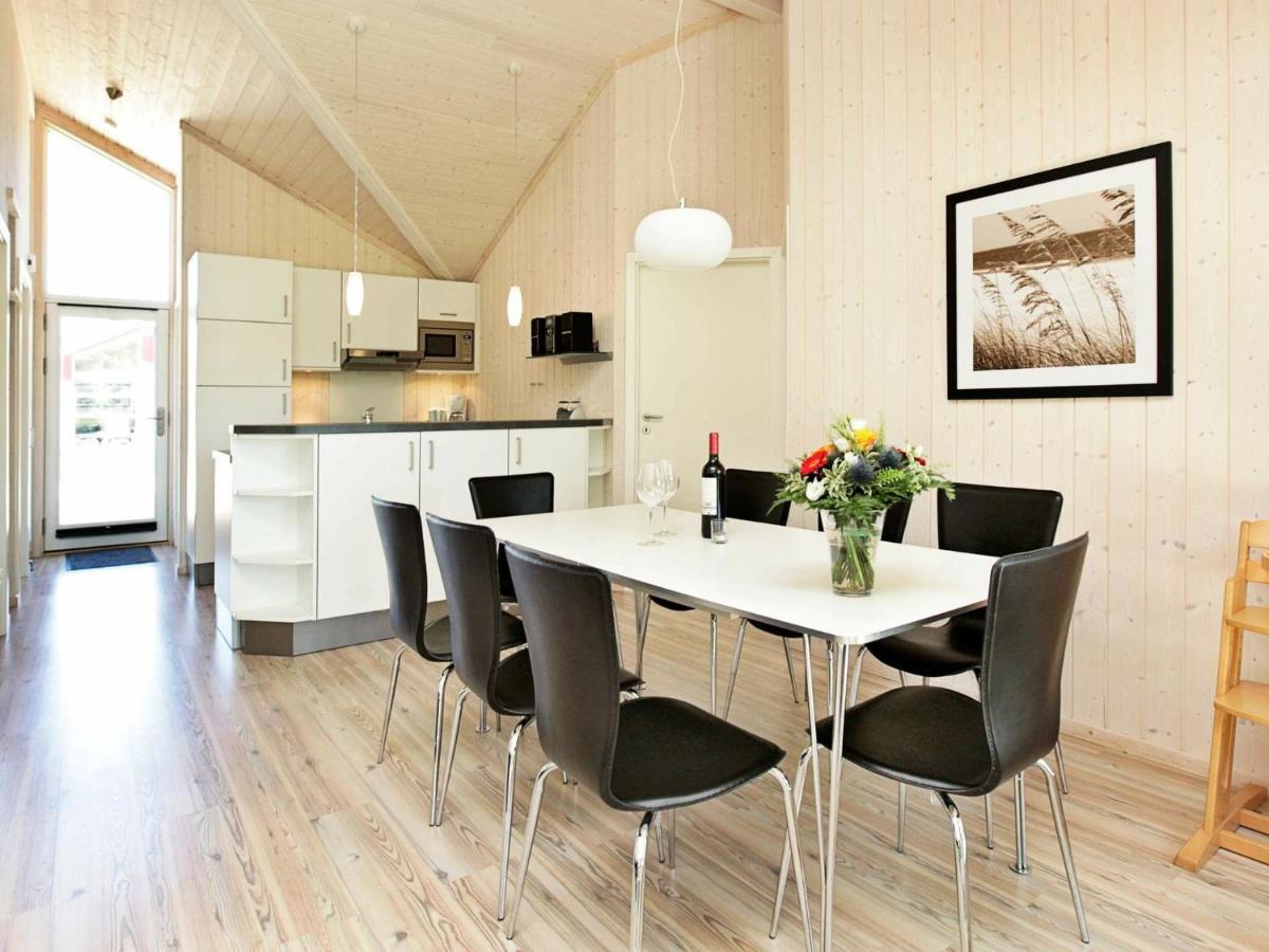 8 Person Holiday Home In Gro Enbrode Großenbrode Esterno foto